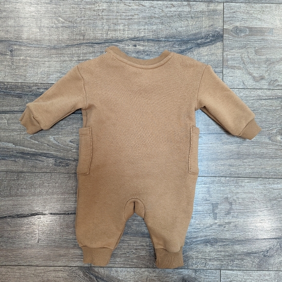 Newborn Romper Reindeer Christmas Outfit One Piece Baby Boy Girl Neutral Tan - Picture 2 of 3